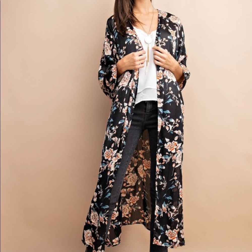 Full bloom flower kimono